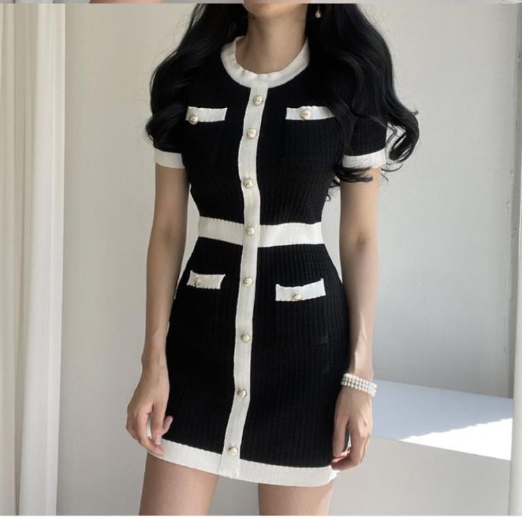 Robe Tricotée Élégance Contrastée