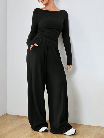 Ensemble Pantalon et Haut à Détail Ruché Moderne