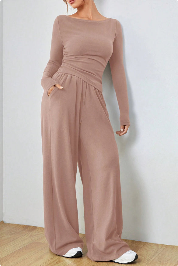 Ensemble Pantalon et Haut à Détail Ruché Moderne