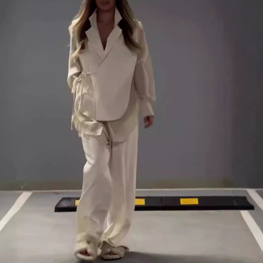 Ensemble Élégant Blazer Fluide et Pantalon Droit