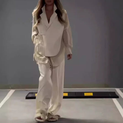 Ensemble Élégant Blazer Fluide et Pantalon Droit