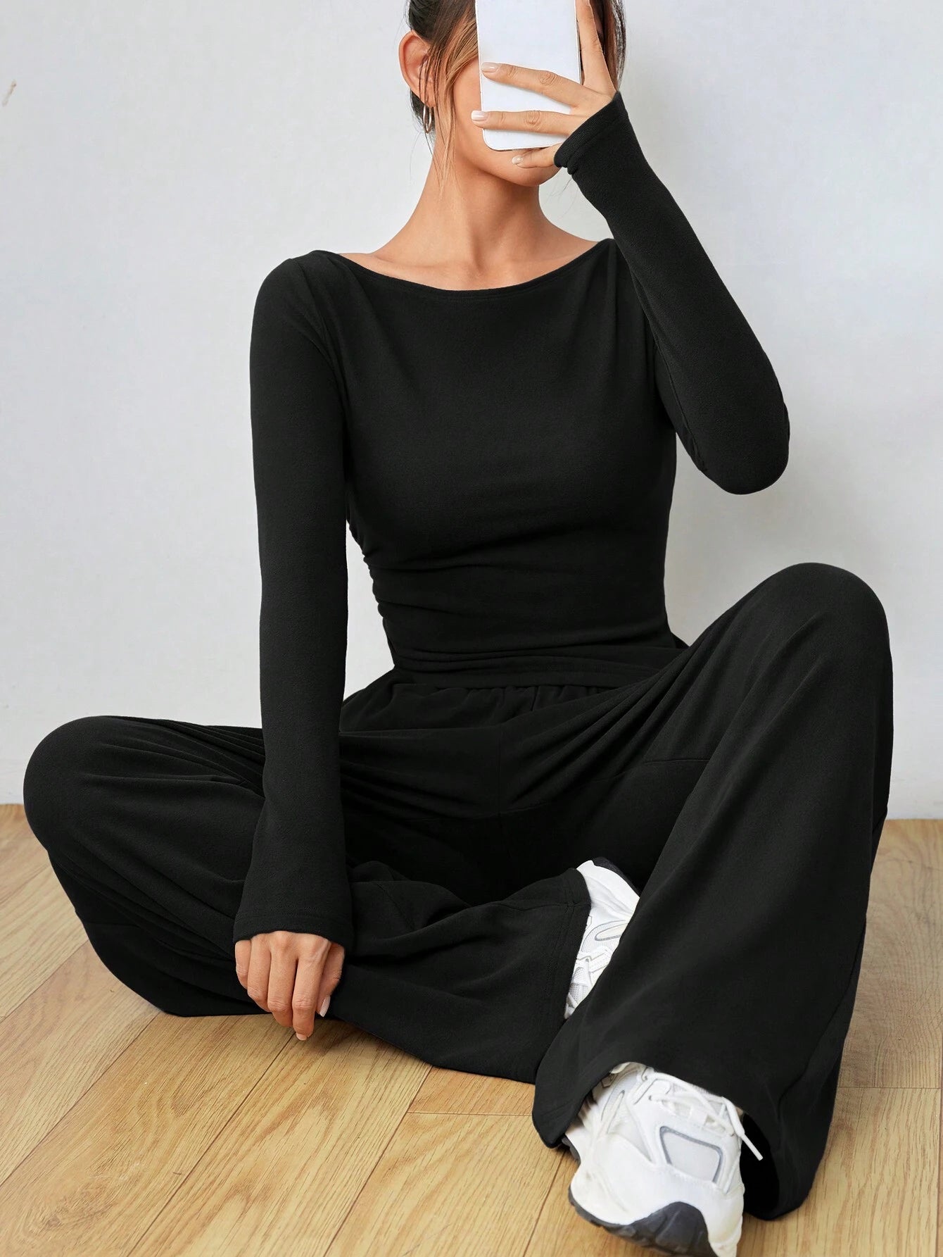 Ensemble Pantalon et Haut à Détail Ruché Moderne