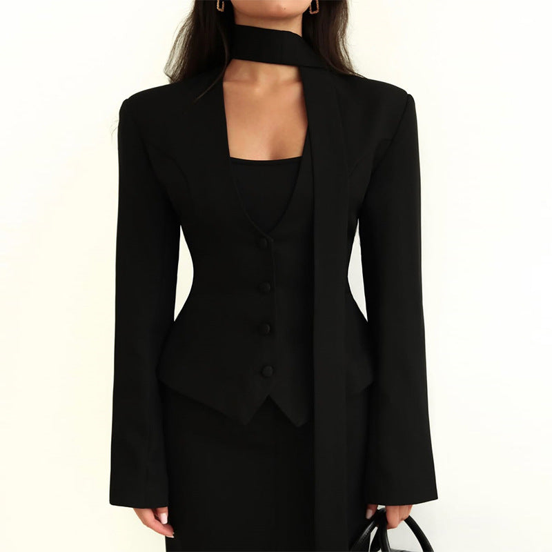 Veste Tailleur Ajustée à Écharpe Intégrée