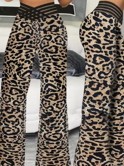 Pantalon Flare à Découpes Modernes