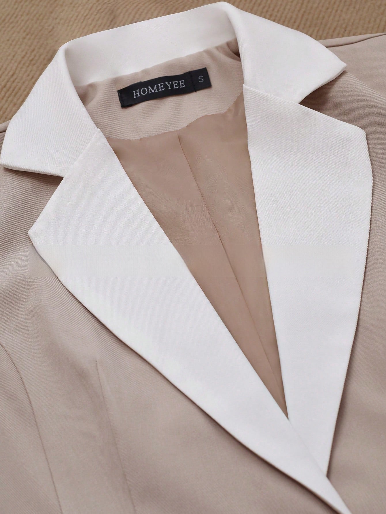 Blazer Élégance Signature – Beige Couture